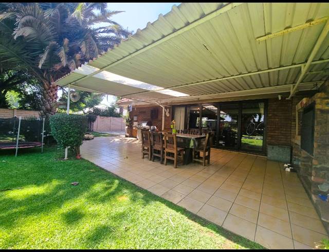 4 BEDROOM HOUSE FOR SALE IN VANDERBIJLPARK SW 1